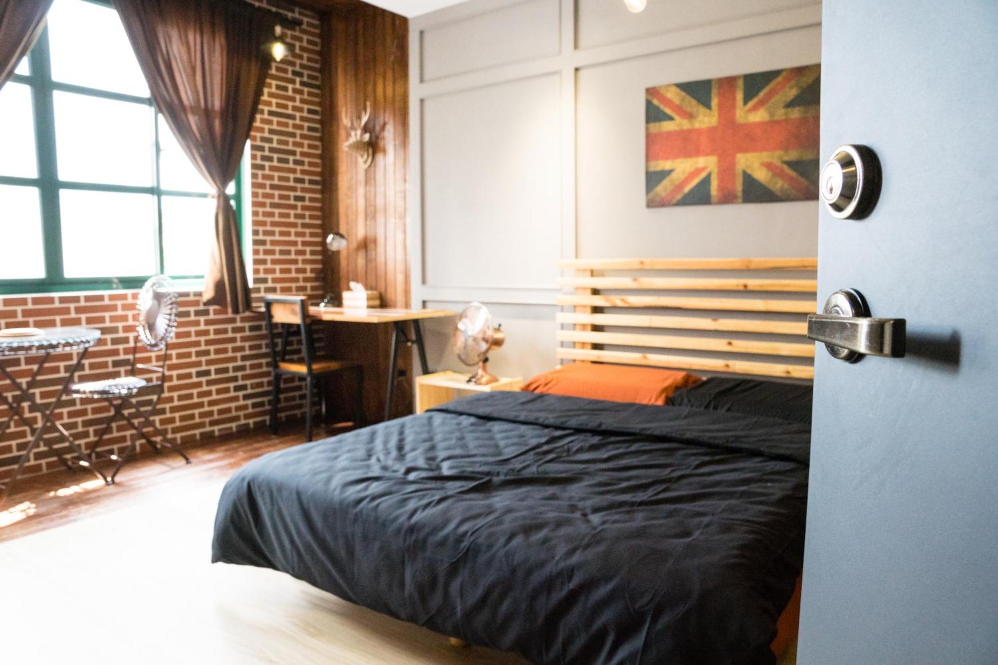 Baker Street London Style Inn Tainan Eksteriør bilde