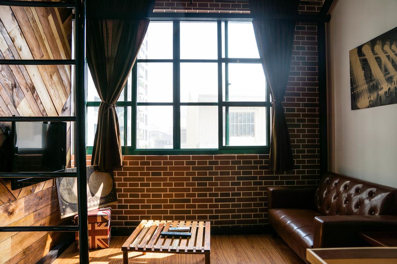 Baker Street London Style Inn Tainan Eksteriør bilde
